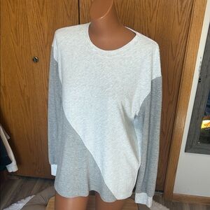 H by bordeaux Two-Tone Gray & White Colorblock Crewneck Sweatshirt